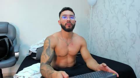 Axel online show from May 13, 3:16 am