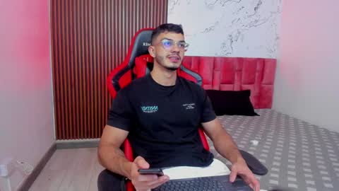 Axel  online show from December 31, 8:56 pm