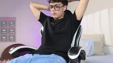 Axel  online show from January 10, 2:17 am