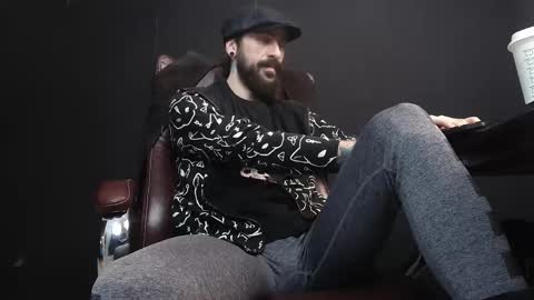 Snapshot of axelcolton chatting on February 9, 6:01 am AxelColton online show from February 9, 6:01 am