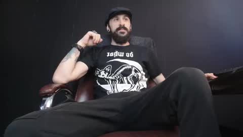 Snapshot of axelcolton chatting on February 25, 9:31 am AxelColton online show from February 25, 9:31 am