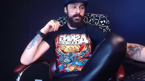Snapshot of axelcolton chatting on March 12, 6:40 am AxelColton online show from March 12, 6:40 am