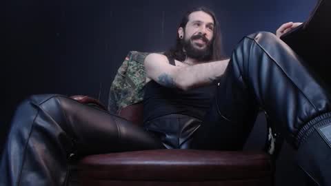Snapshot of axelcolton chatting on February 21, 1:55 pm AxelColton online show from February 21, 1:55 pm