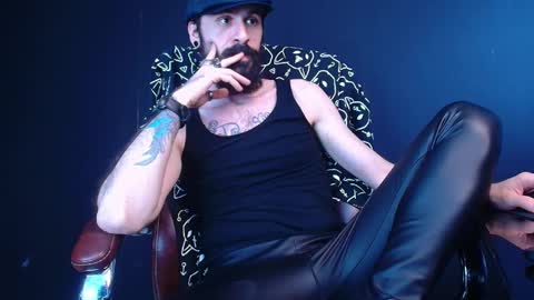 Snapshot of axelcolton chatting on March 12, 12:47 pm AxelColton online show from March 12, 12:47 pm