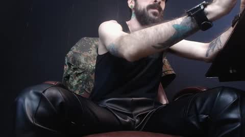 Snapshot of axelcolton chatting on February 22, 12:29 pm AxelColton online show from February 22, 12:29 pm