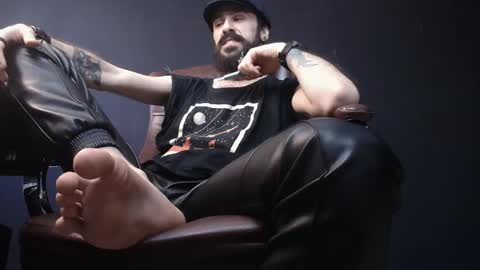 Snapshot of axelcolton chatting on March 3, 8:27 am AxelColton online show from March 3, 8:27 am