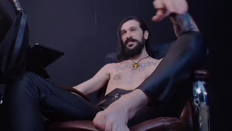 Snapshot of axelcolton chatting on February 1, 1:20 pm AxelColton online show from February 1, 1:20 pm