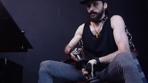 Snapshot of axelcolton chatting on January 28, 7:11 am AxelColton online show from January 28, 7:11 am