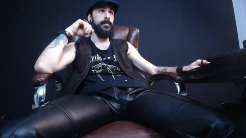 Snapshot of axelcolton chatting on March 1, 5:42 am AxelColton online show from March 1, 5:42 am