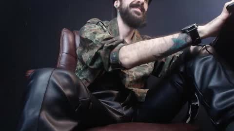Snapshot of axelcolton chatting on February 22, 9:23 am AxelColton online show from February 22, 9:23 am
