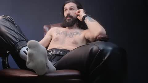 Snapshot of axelcolton chatting on March 3, 12:06 pm AxelColton online show from March 3, 12:06 pm