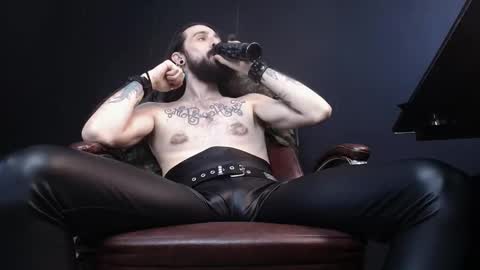 Snapshot of axelcolton chatting on February 20, 12:04 pm AxelColton online show from February 20, 12:04 pm