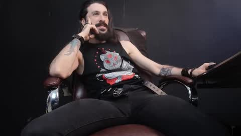 Snapshot of axelcolton chatting on February 13, 9:30 am AxelColton online show from February 13, 9:30 am