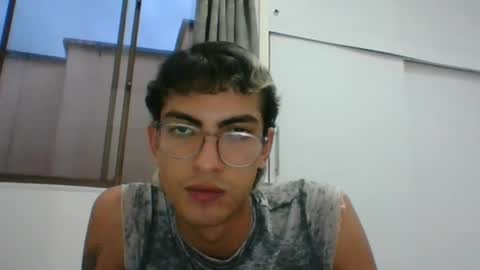 Snapshot of axellatino_ chatting on February 13, 11:04 pm Axel online show from February 13, 11:04 pm