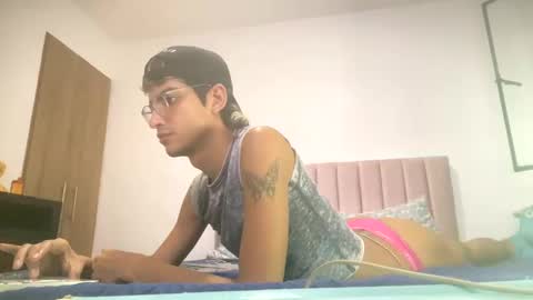 Snapshot of axellatino_ chatting on January 14, 4:47 am Axel online show from January 14, 4:47 am