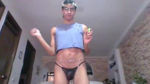 Snapshot of axellatino_ chatting on December 13, 9:51 pm Axel online show from December 13, 9:51 pm