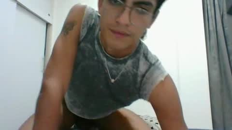 Snapshot of axellatino_ chatting on February 27, 2:46 am Axel online show from February 27, 2:46 am