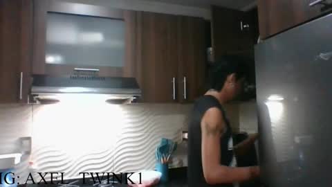 Snapshot of axellatino_ chatting on October 7, 12:06 am Axel online show from October 7, 12:06 am