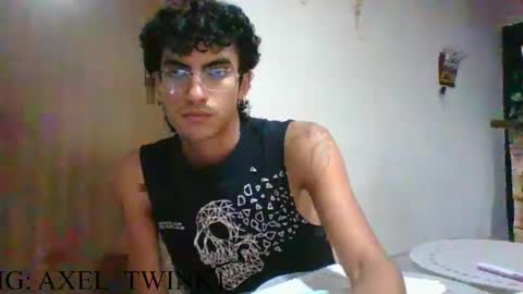 Snapshot of axellatino_ chatting on September 30, 2:22 am Axel online show from September 30, 2:22 am