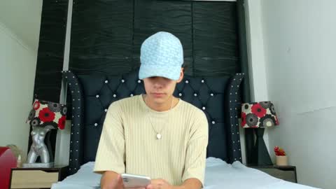 Axel online show from September 22, 7:07 pm