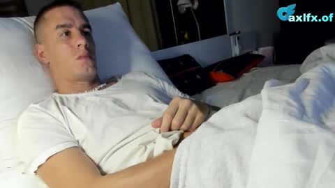 Axl online show from October 25, 2:23 am