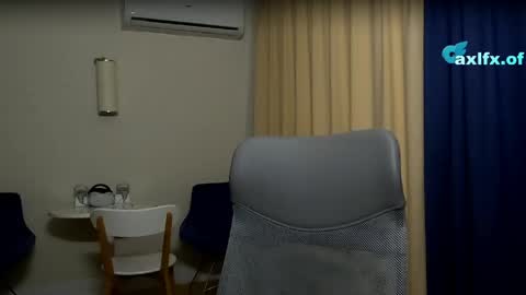 Axl online show from April 11, 8:13 pm