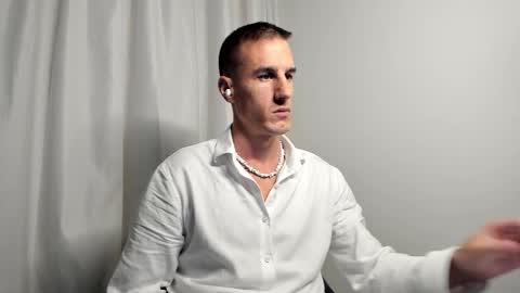 Snapshot of axl_fx chatting on September 16, 11:52 pm Axl online show from September 16, 11:52 pm