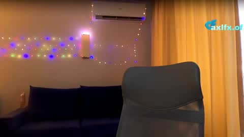 Axl online show from March 9, 5:01 am