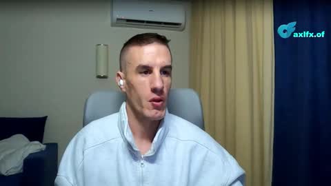 Axl online show from March 1, 3:22 am