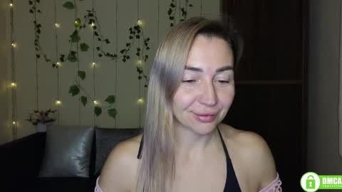 Jully online show from December 18, 6:47 pm