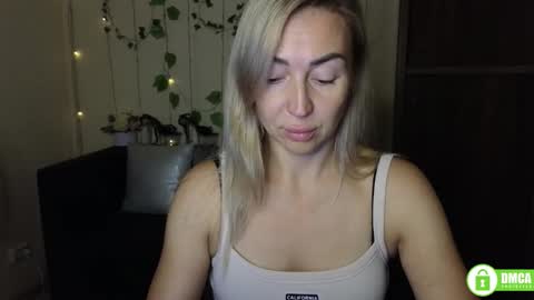 Snapshot of ay_kiss_jully chatting on September 18, 5:28 pm Jully online show from September 18, 5:28 pm