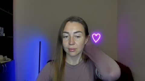Snapshot of ay_kiss_jully chatting on March 12, 10:17 pm Jully online show from March 12, 10:17 pm
