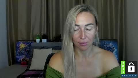 Snapshot of ay_kiss_jully chatting on September 9, 5:46 pm Jully online show from September 9, 5:46 pm
