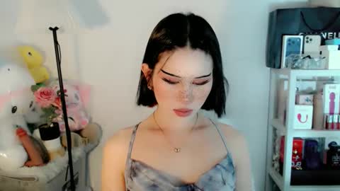 AYAHOSHILOVESYOU online show from February 8, 6:39 am