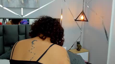 Snapshot of ayla_martinez chatting on February 27, 6:02 am Ayla online show from February 27, 6:02 am