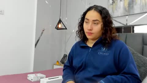 Snapshot of ayla_martinez chatting on February 24, 1:35 am Ayla online show from February 24, 1:35 am