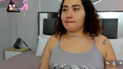 Snapshot of ayla_martinez chatting on February 22, 2:39 am Ayla online show from February 22, 2:39 am