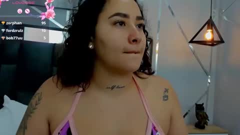 Snapshot of ayla_martinez chatting on March 2, 4:39 am Ayla online show from March 2, 4:39 am