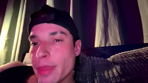 ayoitzanthomy online show from March 1, 10:08 am