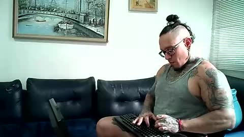 Ayrton naffah2 online show from October 22, 7:59 pm