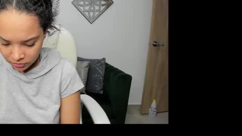 ayshel_cooperr online show from October 20, 4:06 am