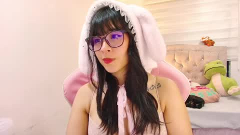   online show from April 5, 10:07 pm