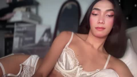 azalea_cum69 online show from May 7, 6:47 pm