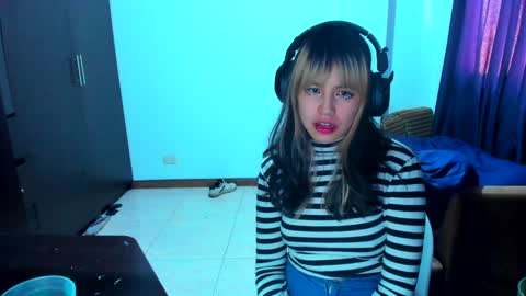Azu Moure online show from January 19, 2:38 pm