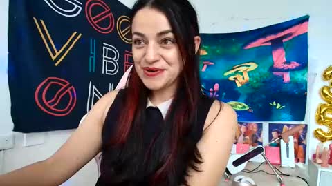 Azucena R online show from June 9, 4:06 pm