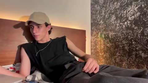 nice boy online show from October 11, 7:02 am