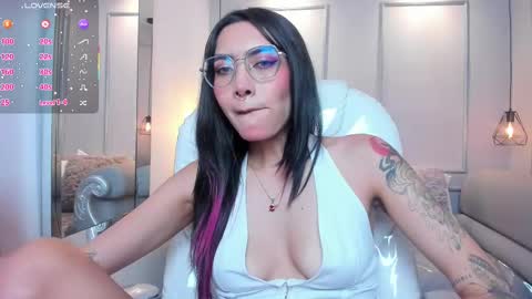 Azura online show from October 7, 7:32 pm