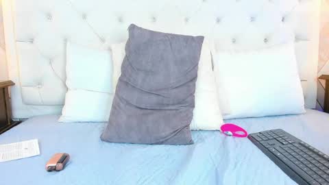 Anny online show from April 13, 7:56 am