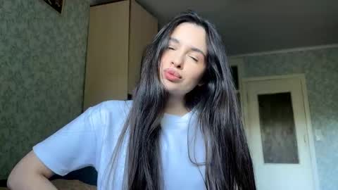 Caroline online show from May 15, 10:12 am