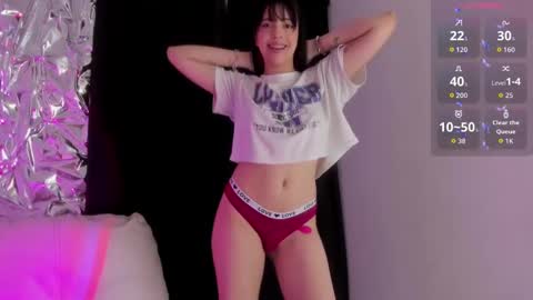 Queen B online show from September 24, 6:03 pm